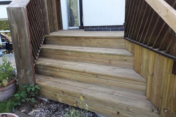 decking-with-steps